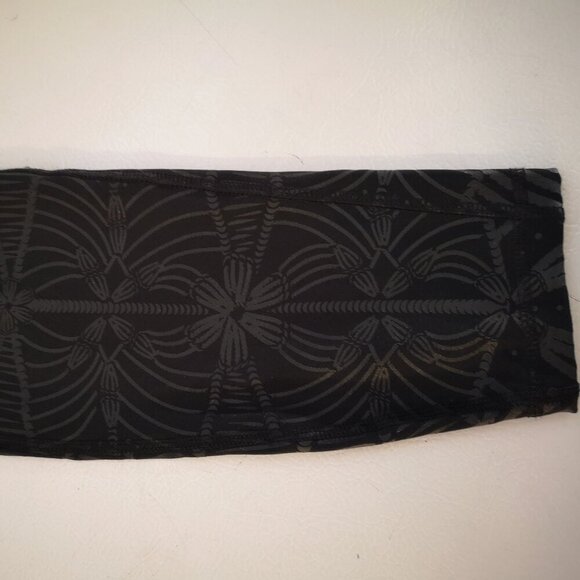 NWT Reebok Ladies Black Size Med 4 Way Stretch Wicking Fade Resistant Leggings - Picture 9 of 12